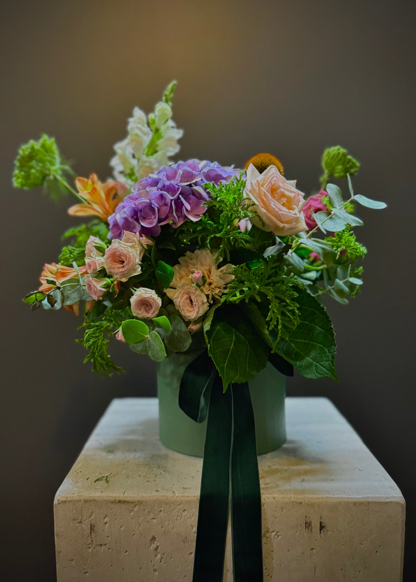 Romantic Rita Arrangement in Hatbox