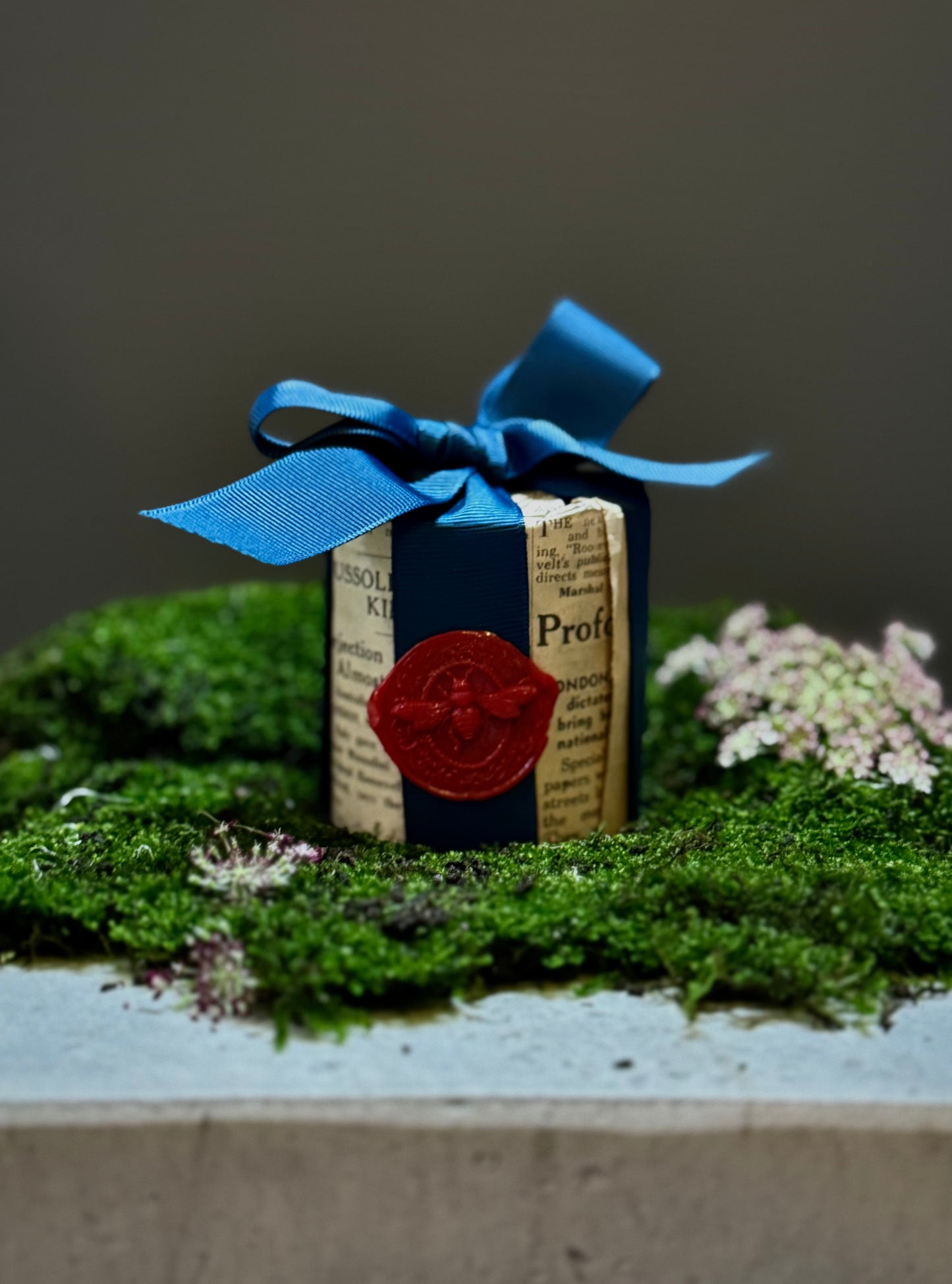 World's End Obscura Candle